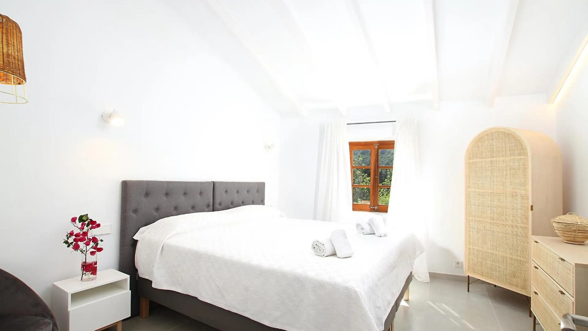Villa Country Lane Farmhouse Set In Pollenca Hills
