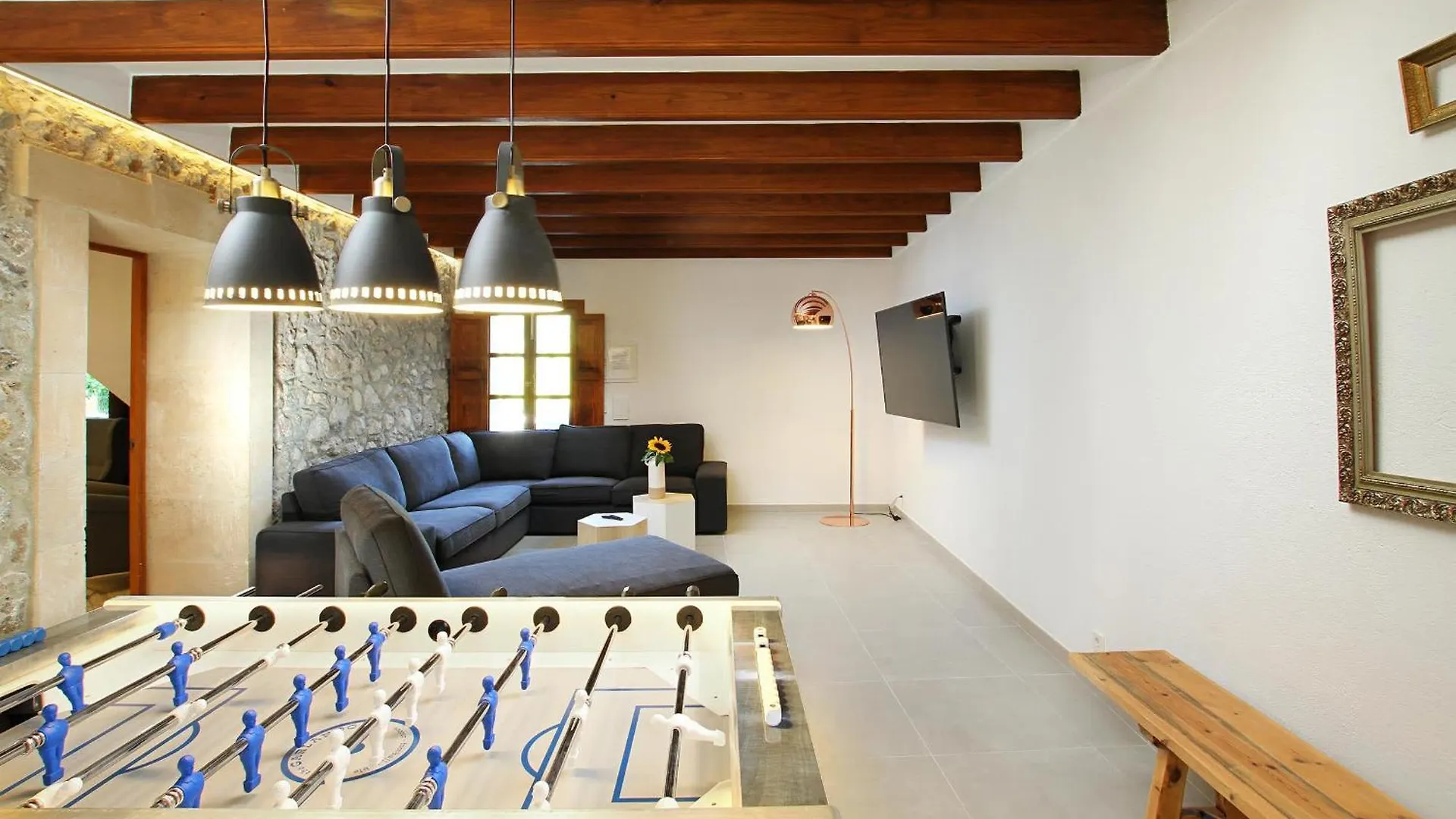 Country Lane Farmhouse Set In Pollenca Hills Villa