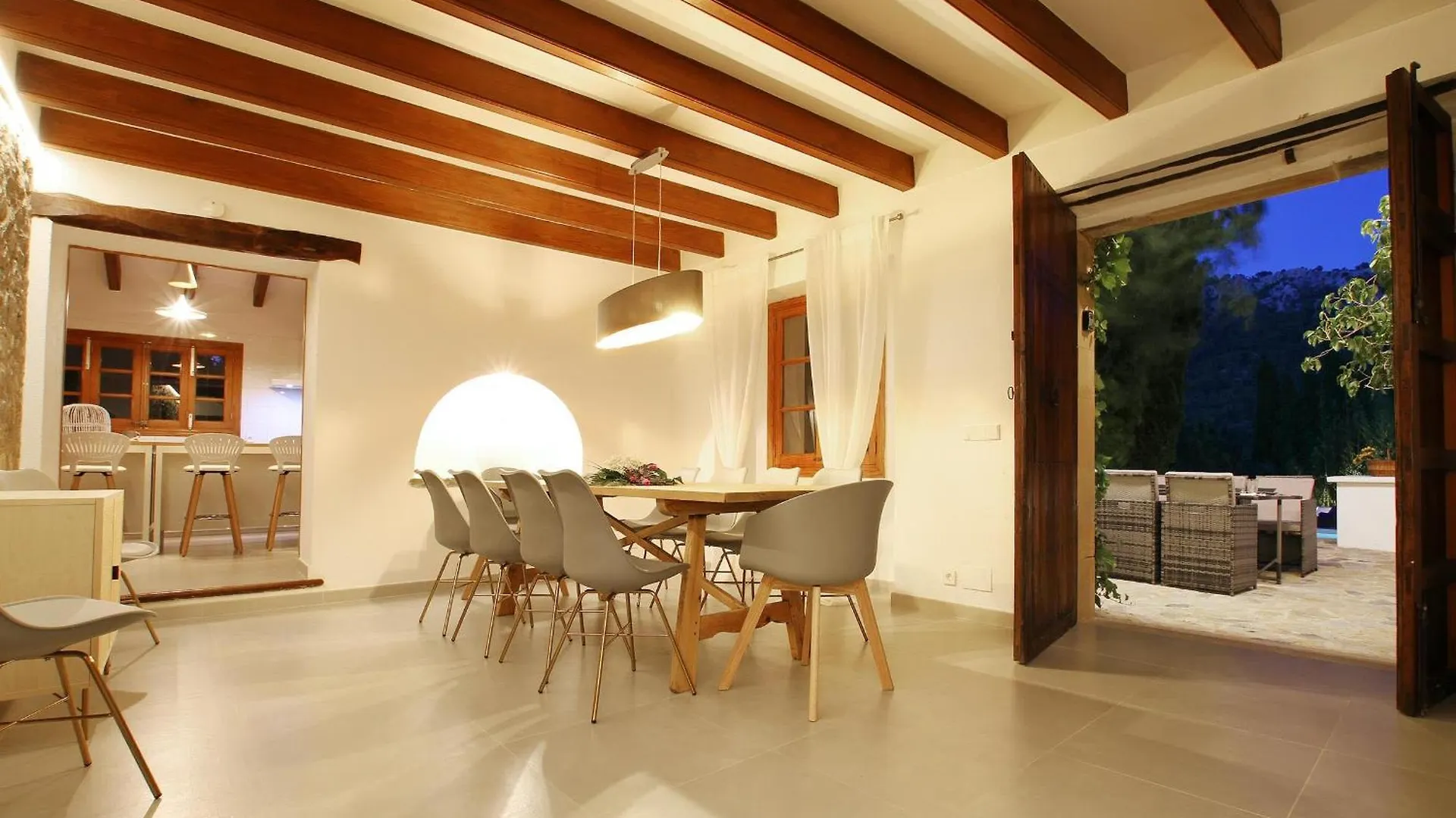 Country Lane Farmhouse Set In Pollenca Hills 0*,  Spanien