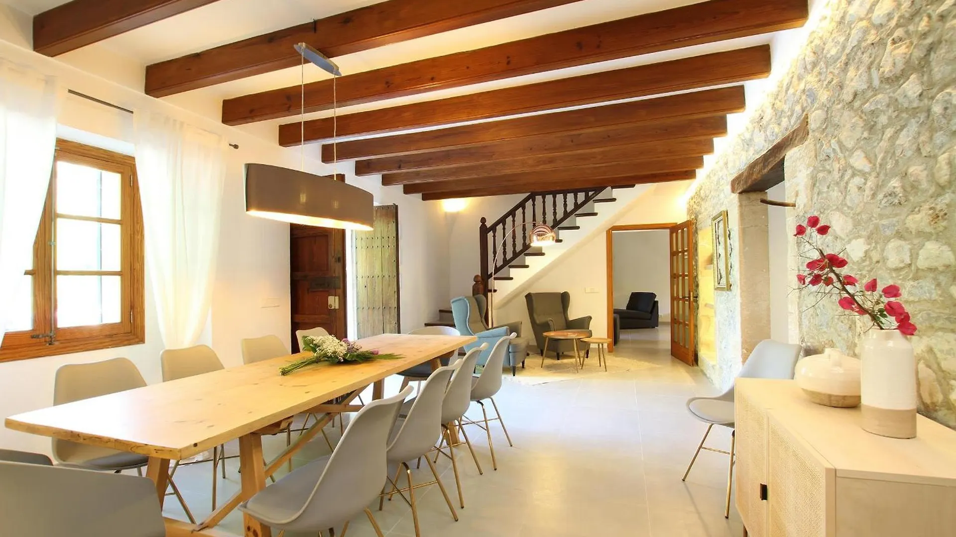 Country Lane Farmhouse Set In Pollenca Hills
