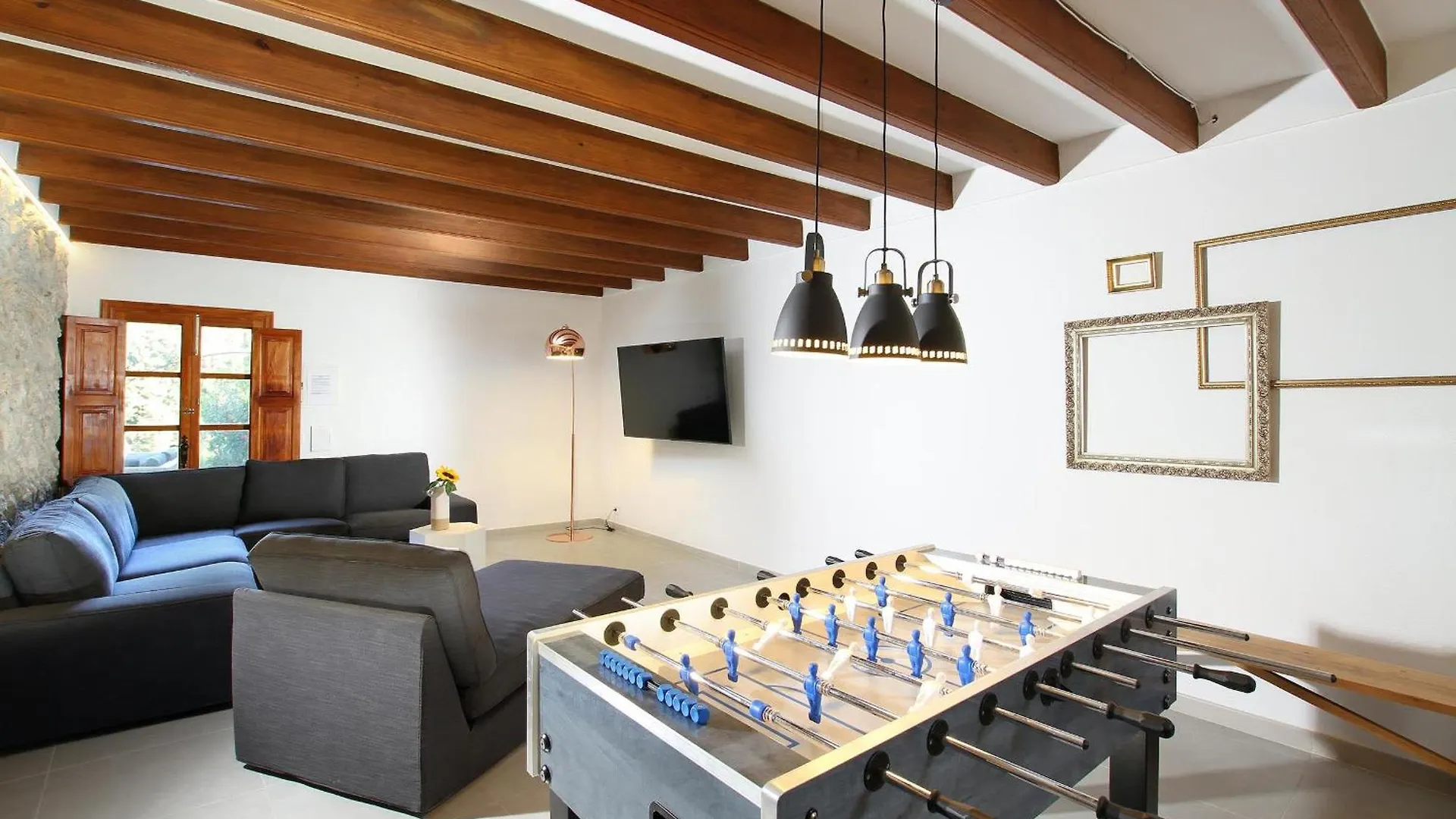 Villa Country Lane Farmhouse Set In Pollenca Hills